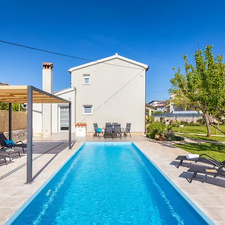 Villa A & E Valbandon