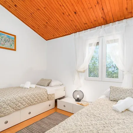 Villa A & E Valbandon