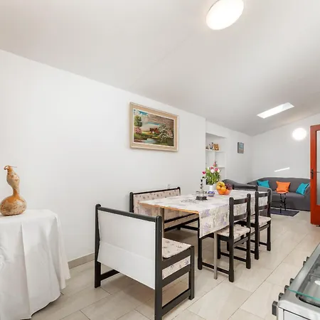 Villa A & E Valbandon