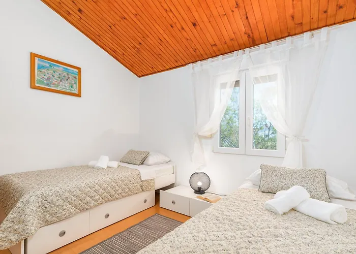 Vila A & E Valbandon