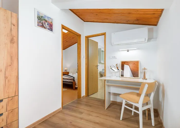 A & E Vila Valbandon