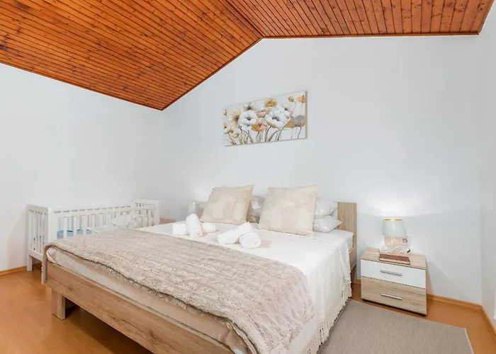 Vila A & E Valbandon