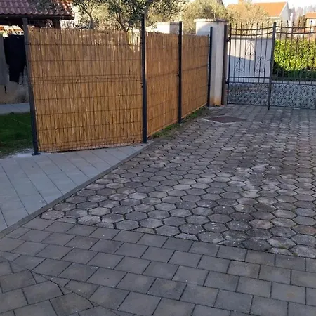 A & E Villa
