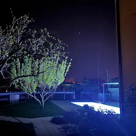 A & E וילה Valbandon