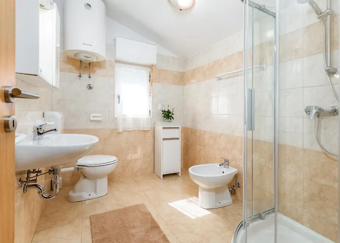 A & E Βίλα Valbandon